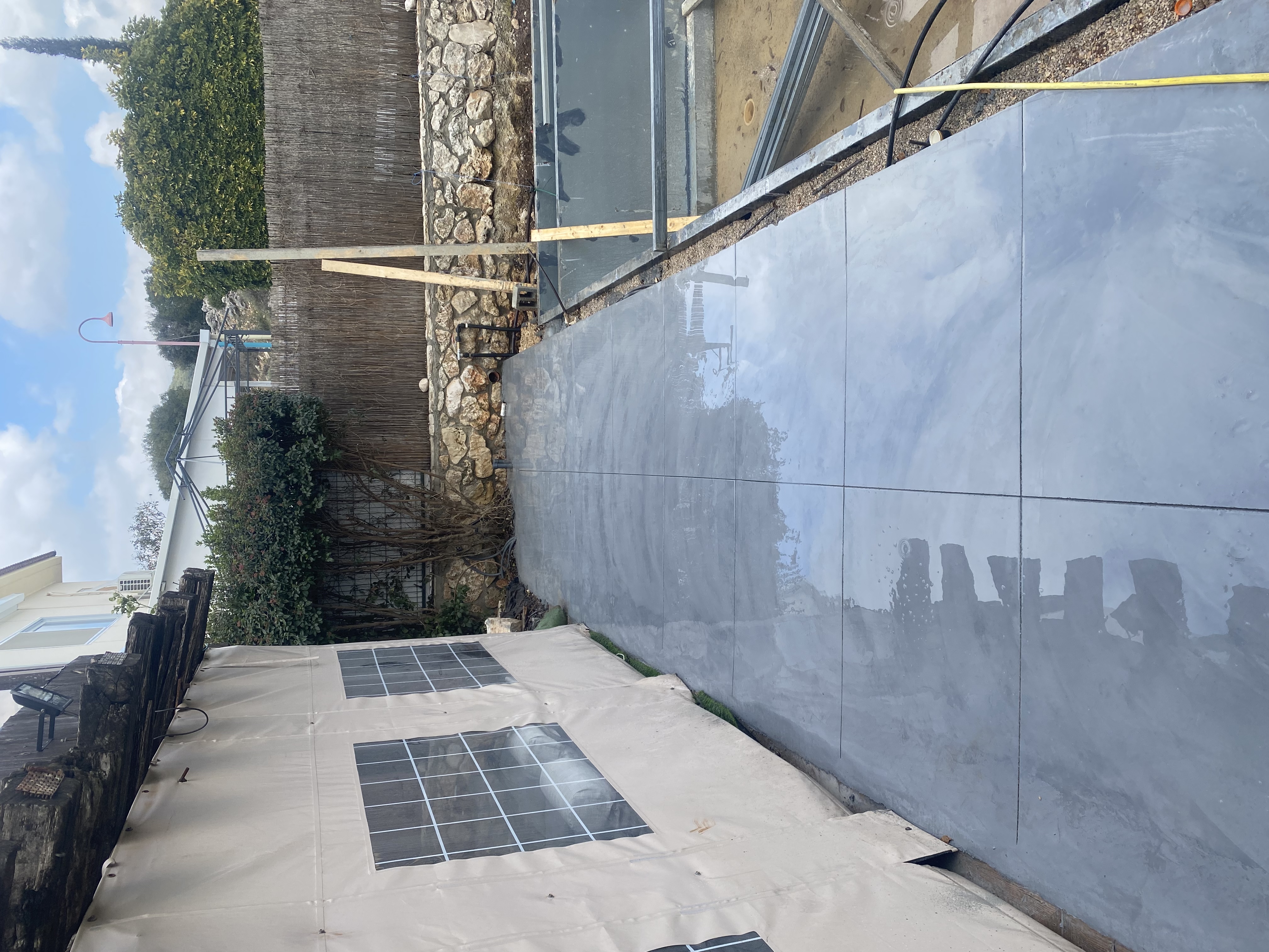 יציקת בטון עם החלקה וגם ציפוי אפוקסי