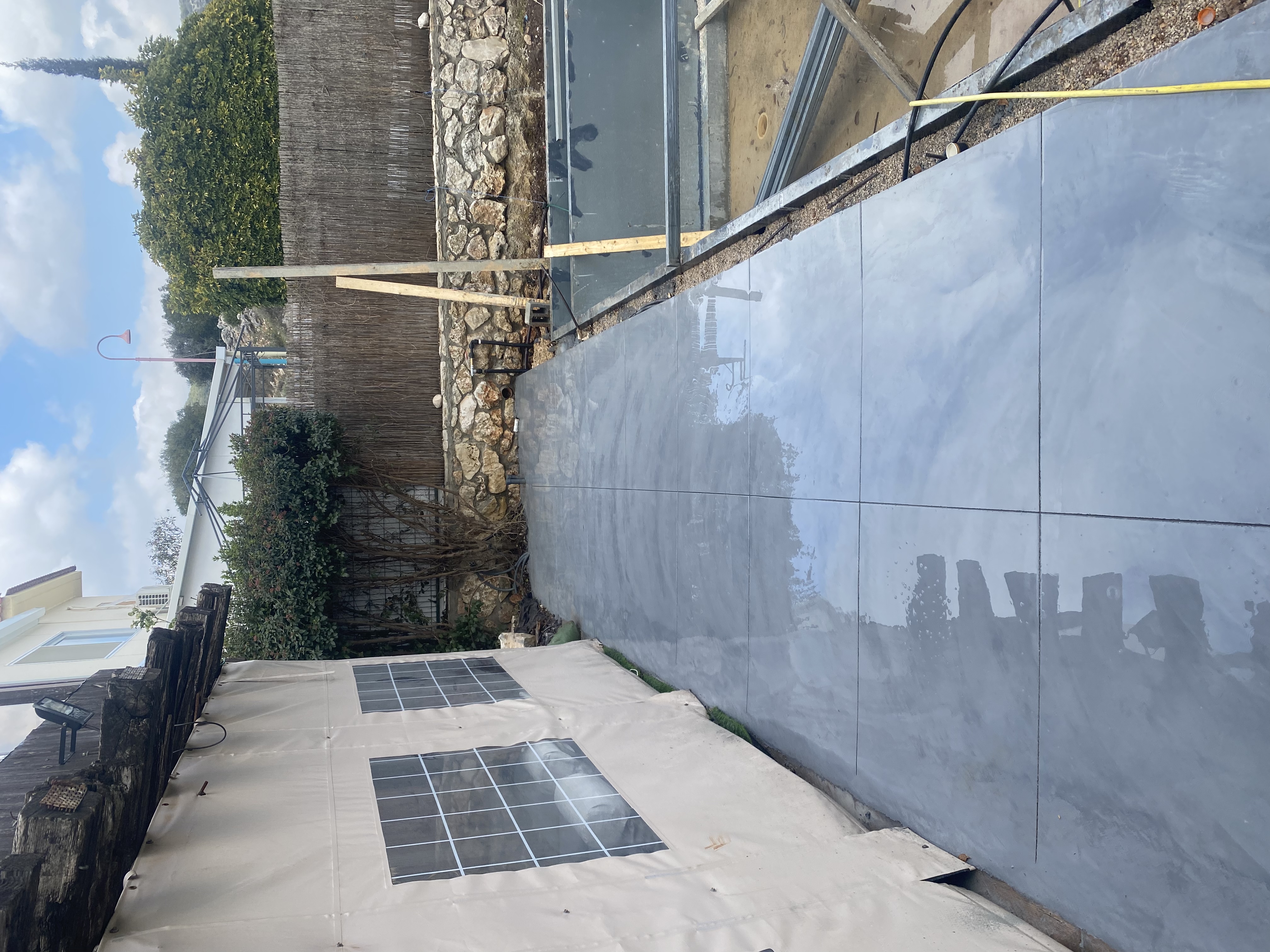 יציקת בטון עם החלקה וגם ציפוי אפוקסי