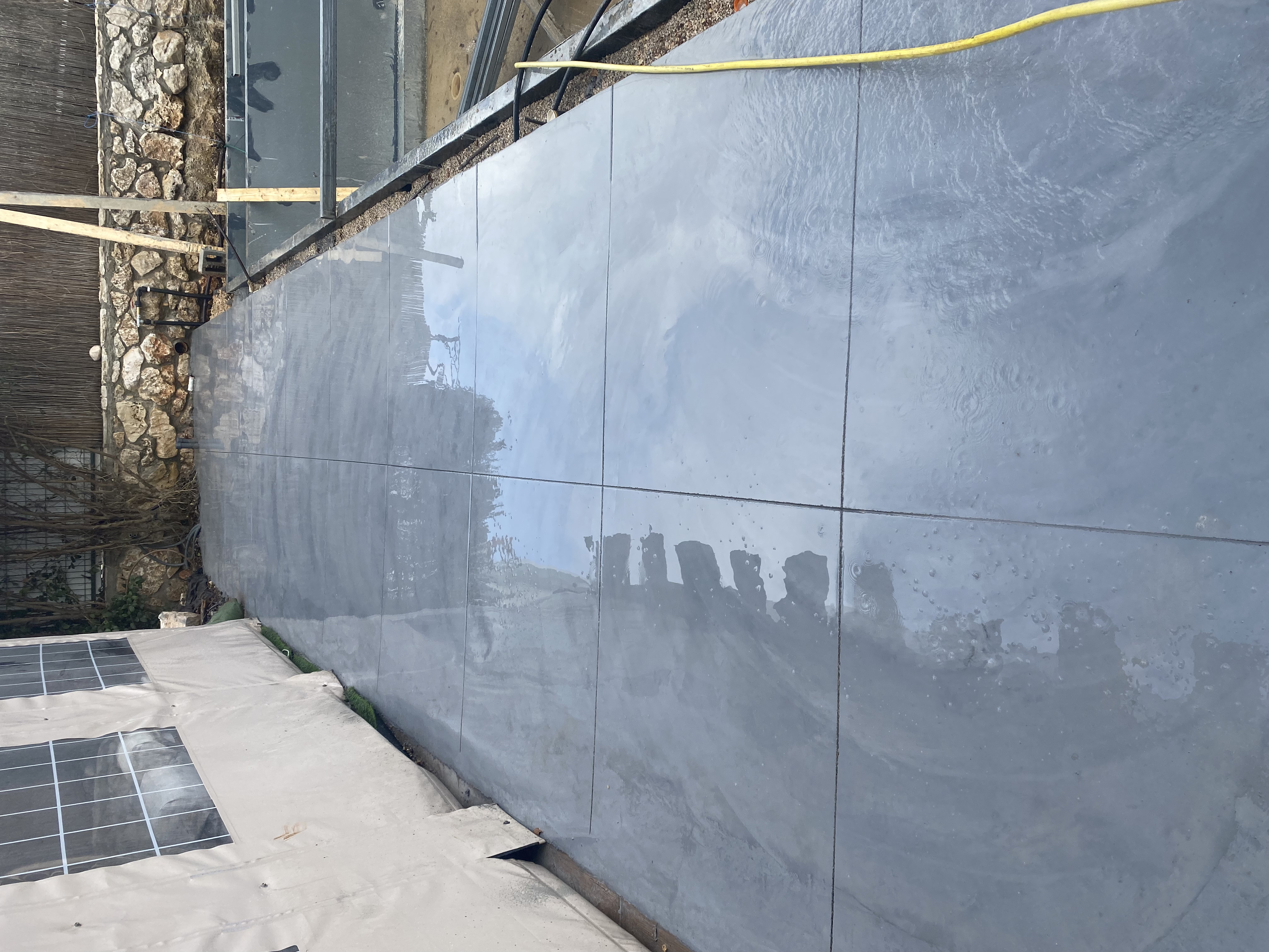 יציקת בטון עם החלקה וגם ציפוי אפוקסי