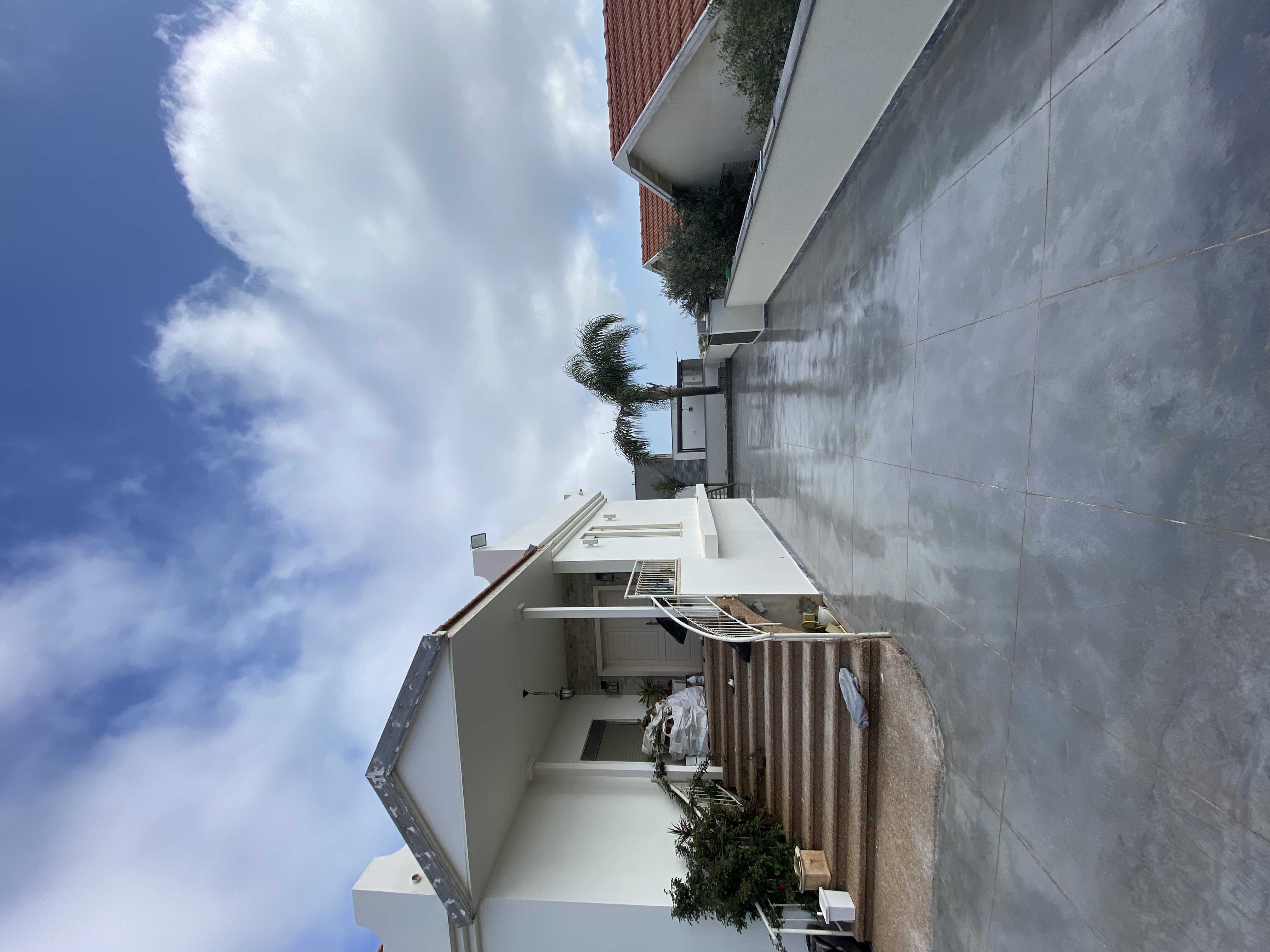 יציקת בטון והחלקה עם סלר של בית פרטי