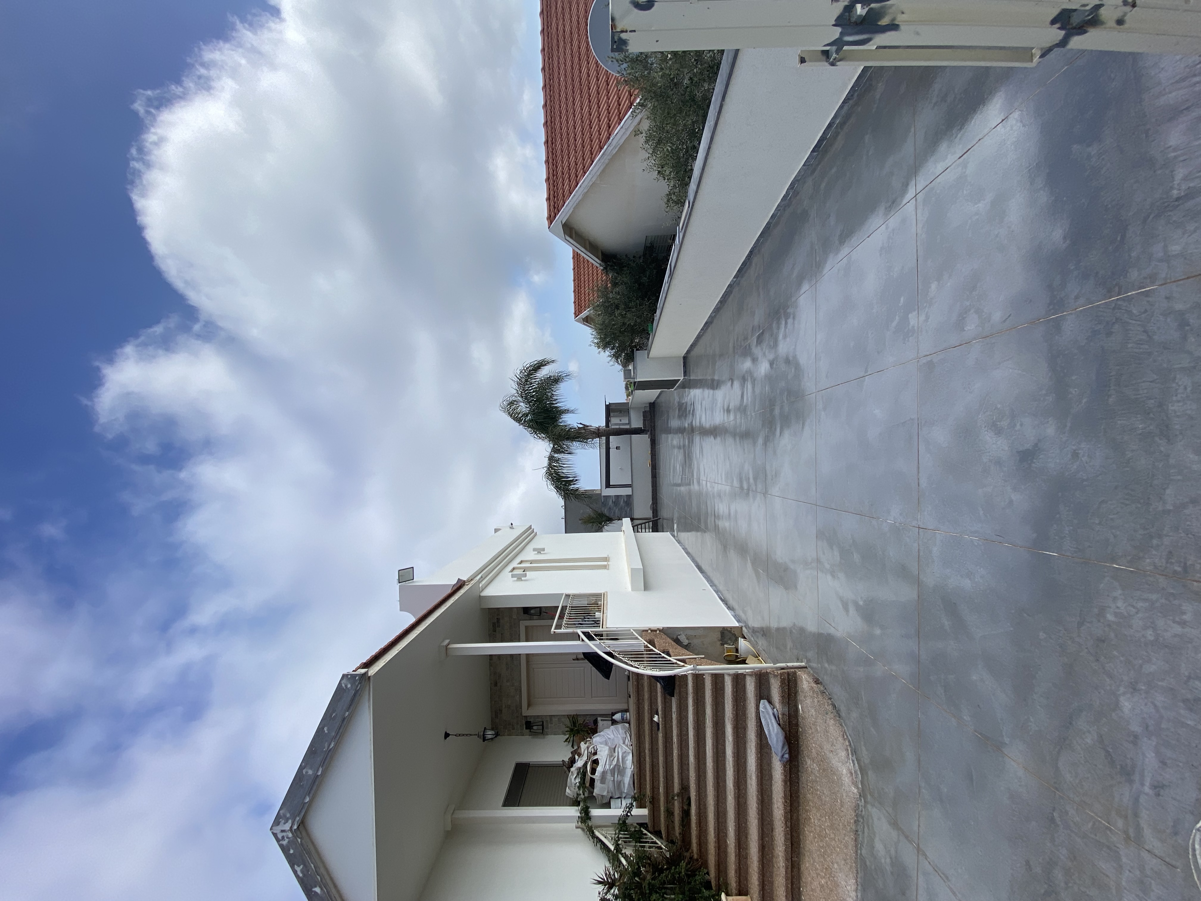 יציקת בטון והחלקה עם סלר של בית פרטי