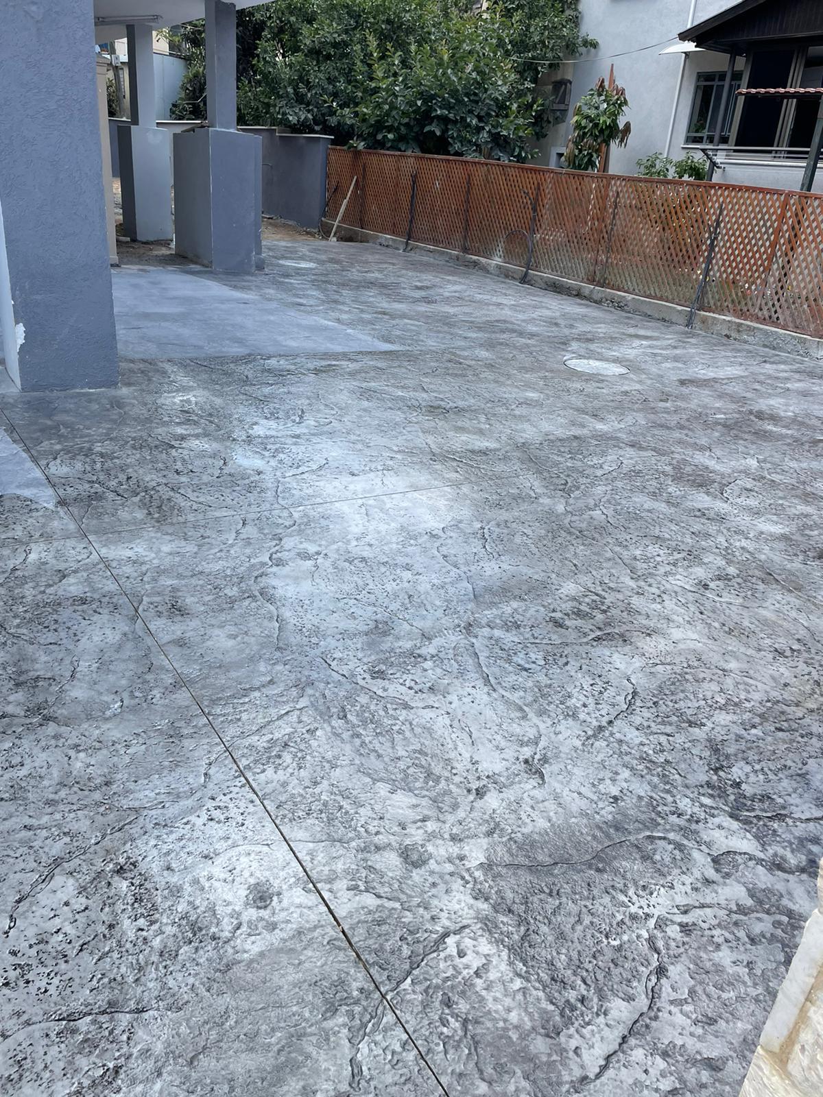 יציקת בטון והחלקה עם סלר של בית פרטי