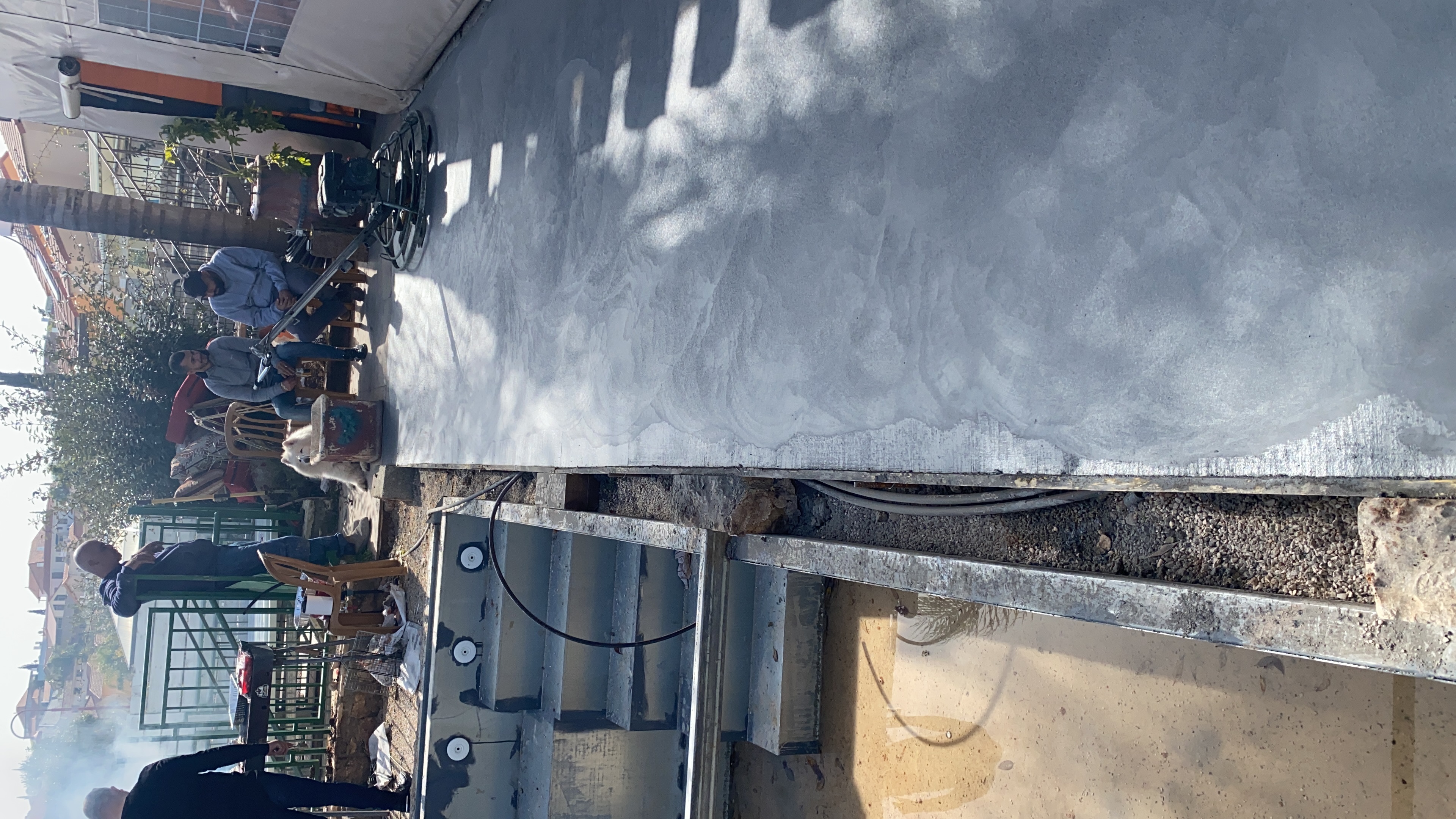 יציקת בטון והחלקה עם סלר של בית פרטי