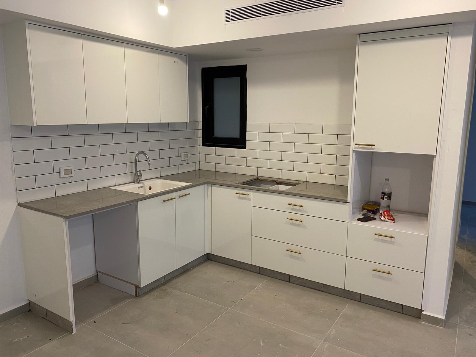 צילום מעבודה של ניסים מור