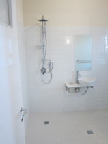 שיפוץ חדר אמבטיה - התקנת כיור ומקלחון