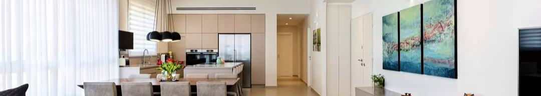 צילום מעבודה של מיקי לבנהיים