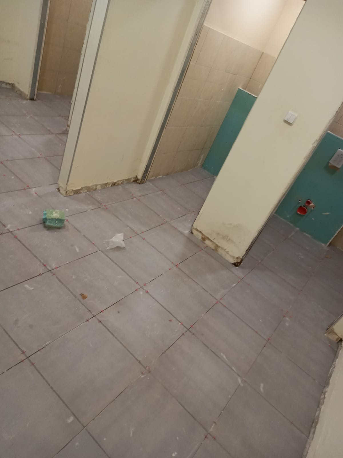 שיפוץ חדרי שירותים חדר אוכל קיבוץ דליה