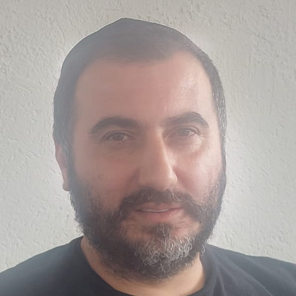 מקסים אבשלומוב - קבלן ממ"ד , תמונת פנים