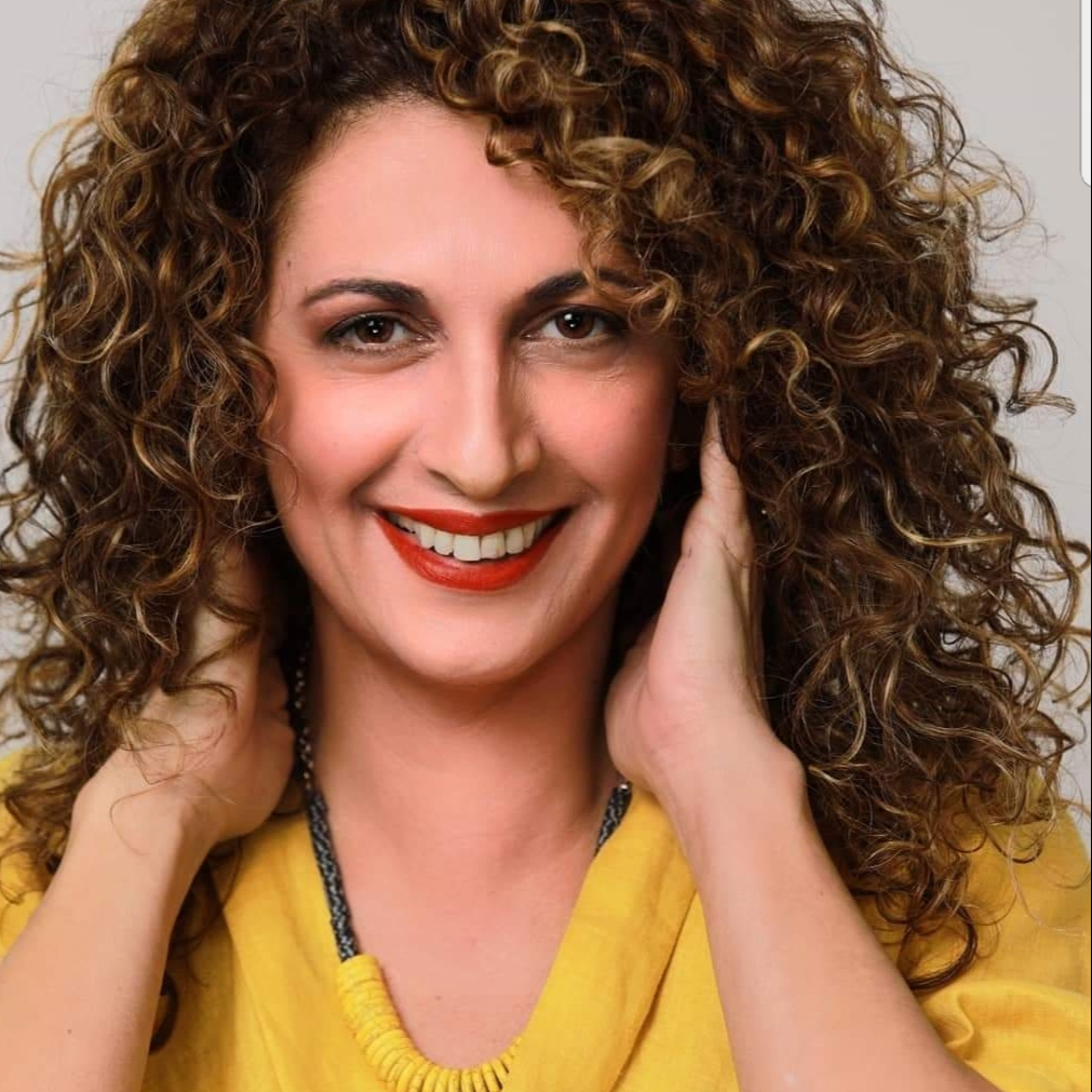 ענת רביבו - חברת וילונות , תמונת פנים