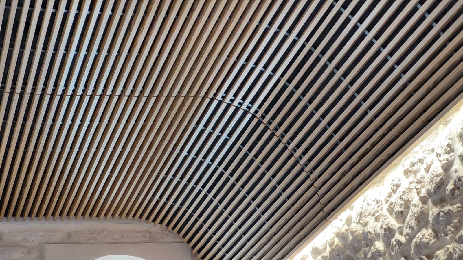 שיפוץ במנזר