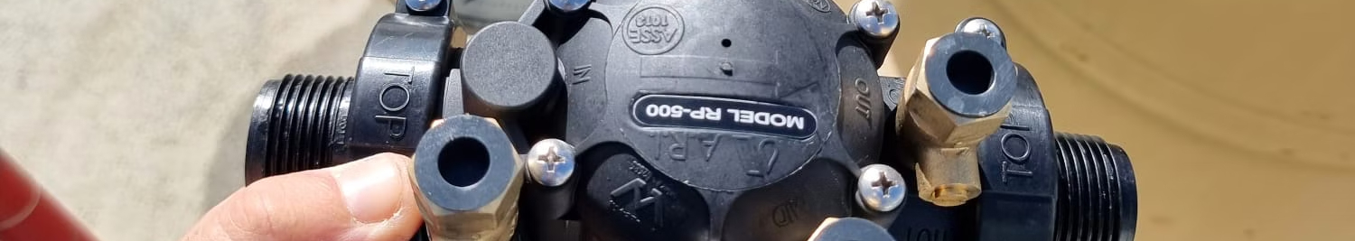 צילום מעבודה של יוסי עקרי