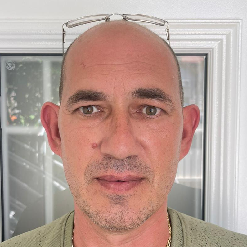 מיכאל קצמן - קבלן בטון , תמונת פנים