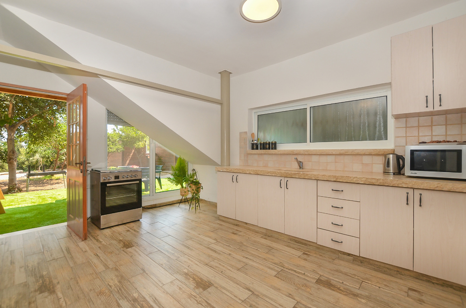 בנייה וגמר ליחידת אירוח