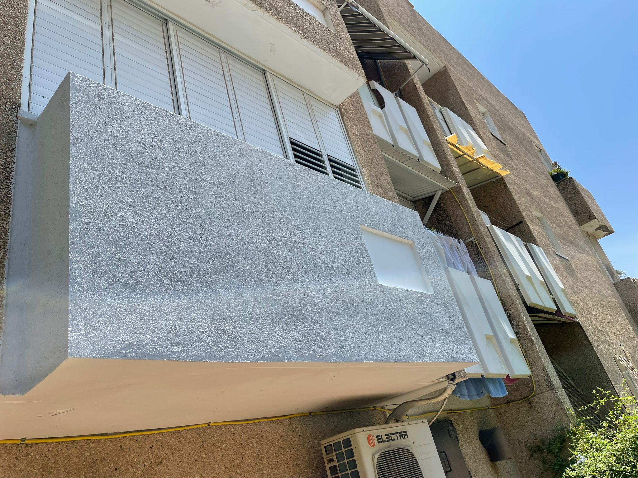 צביעה חיצונית בבניין