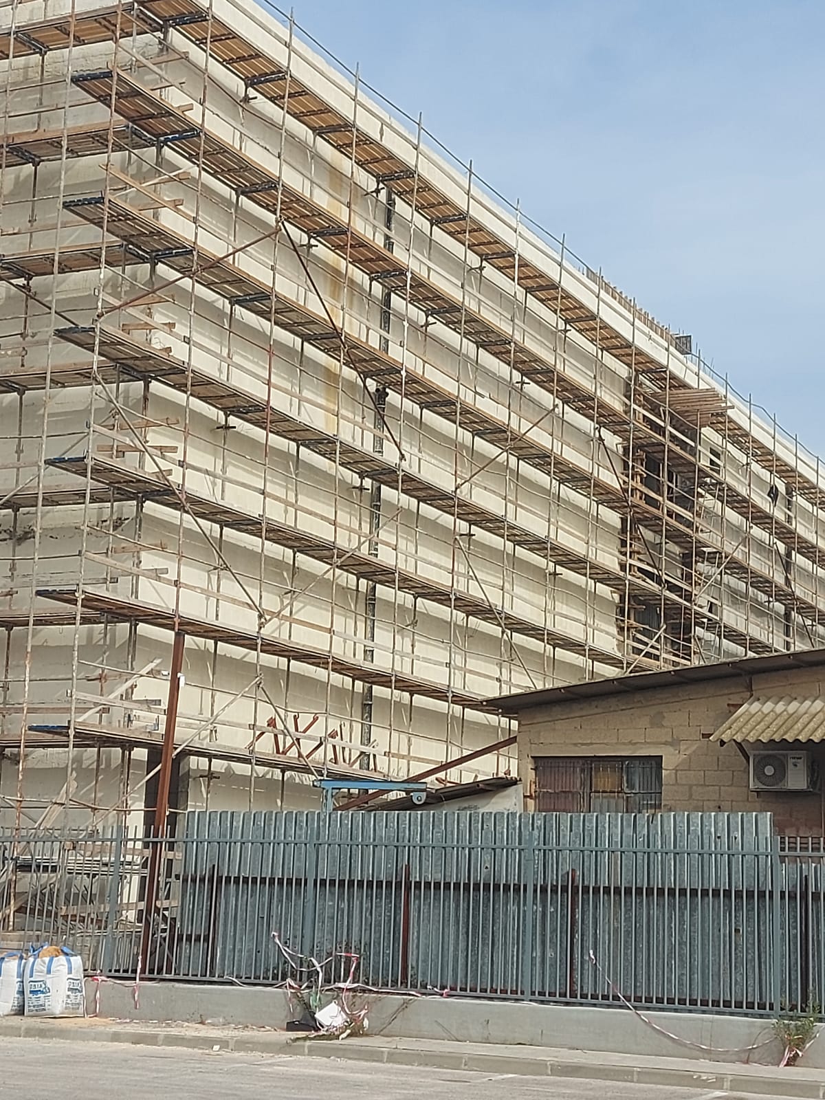 שיפוץ בניין חיצוני