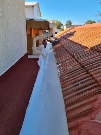 התקנה וניקוי מרזבים