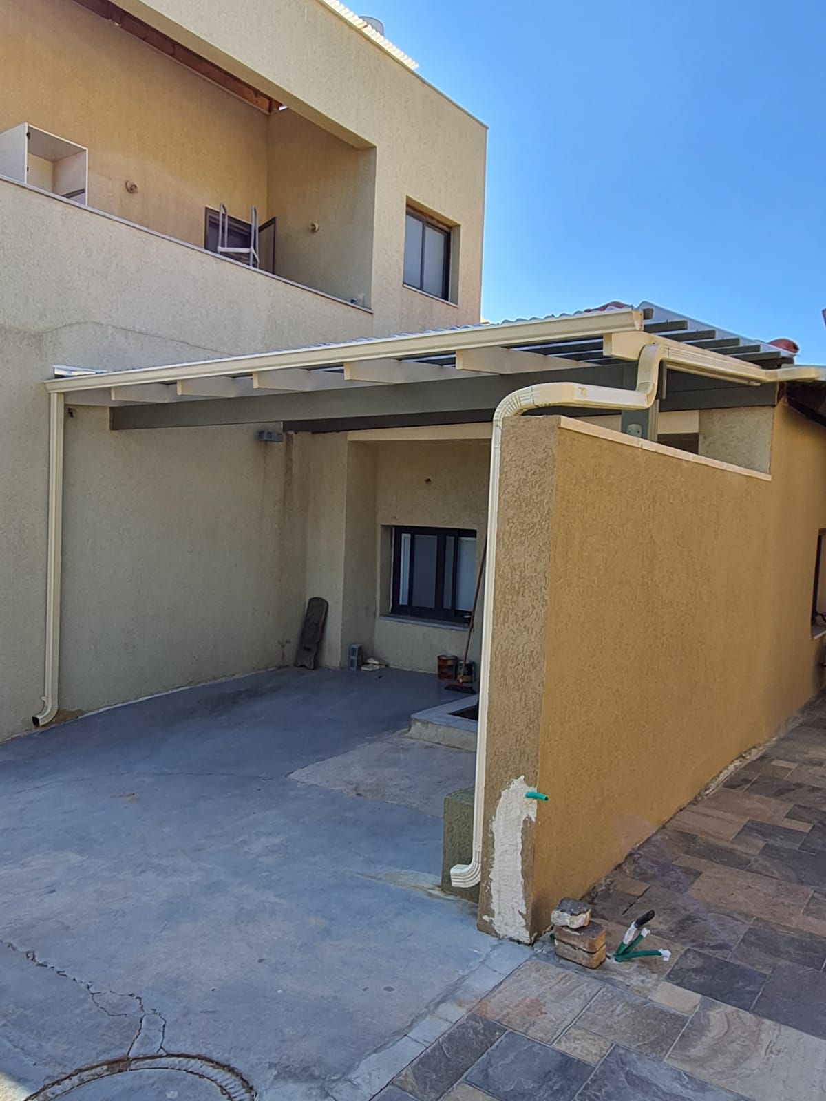 התקנה וניקוי מרזבים