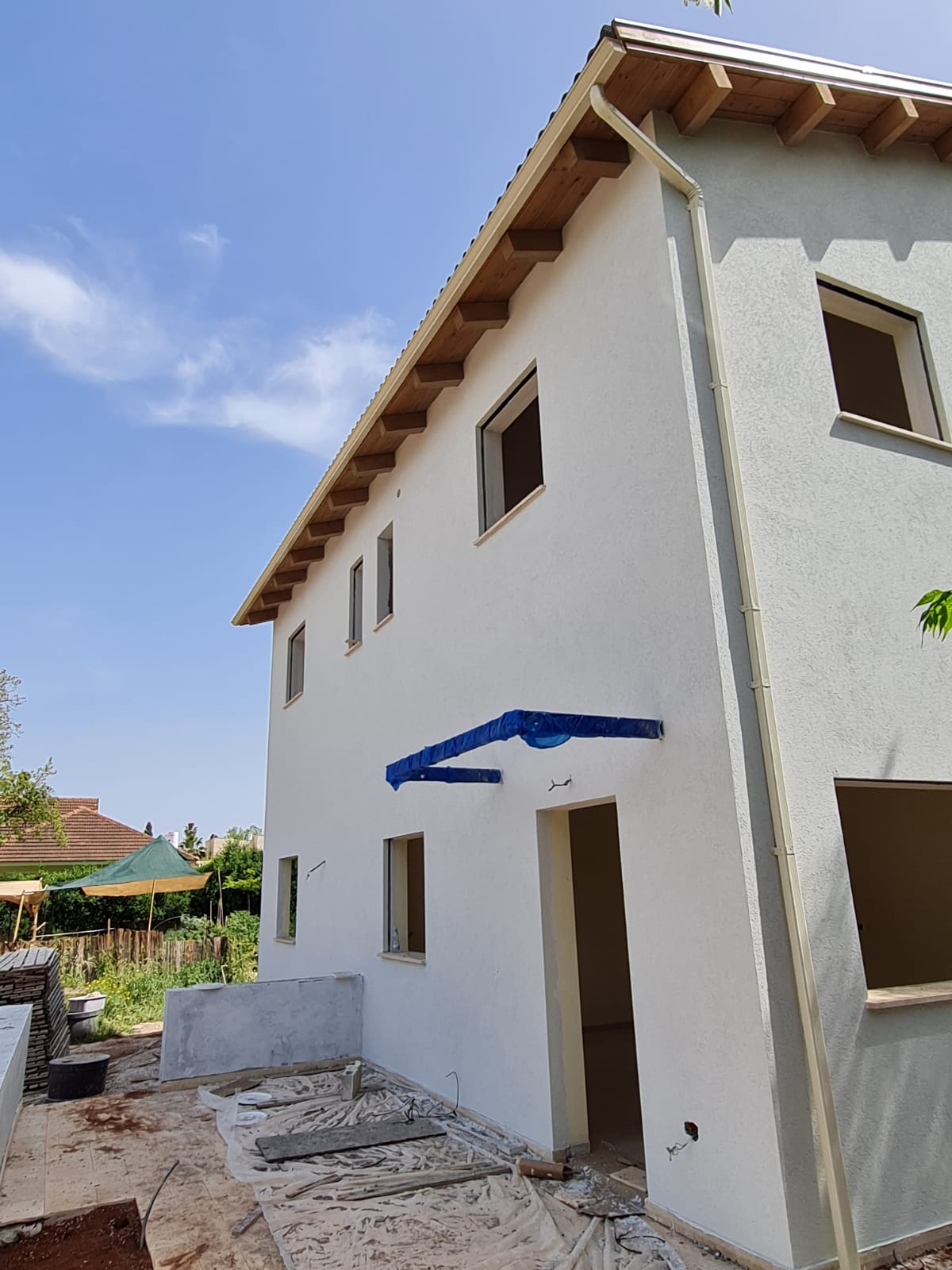 התקנה וניקוי מרזבים