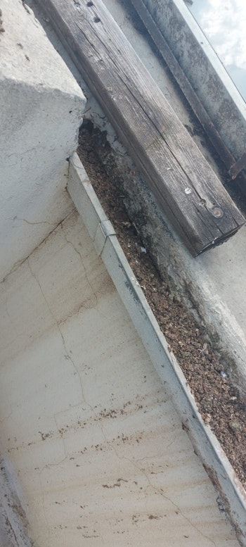 התקנה וניקוי מרזבים