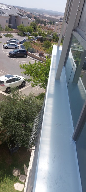 חיפוי גיבלים בפח למניעת חדירת מים