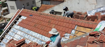 התקנת בידוד בגג רעפים