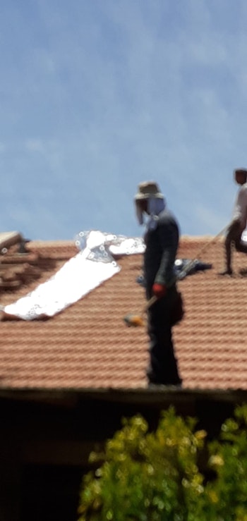 התקנת בידוד בגג רעפים