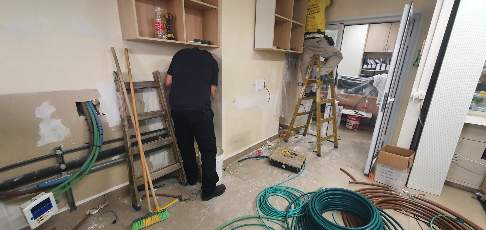 ריצוף מעבדה בתל השומר