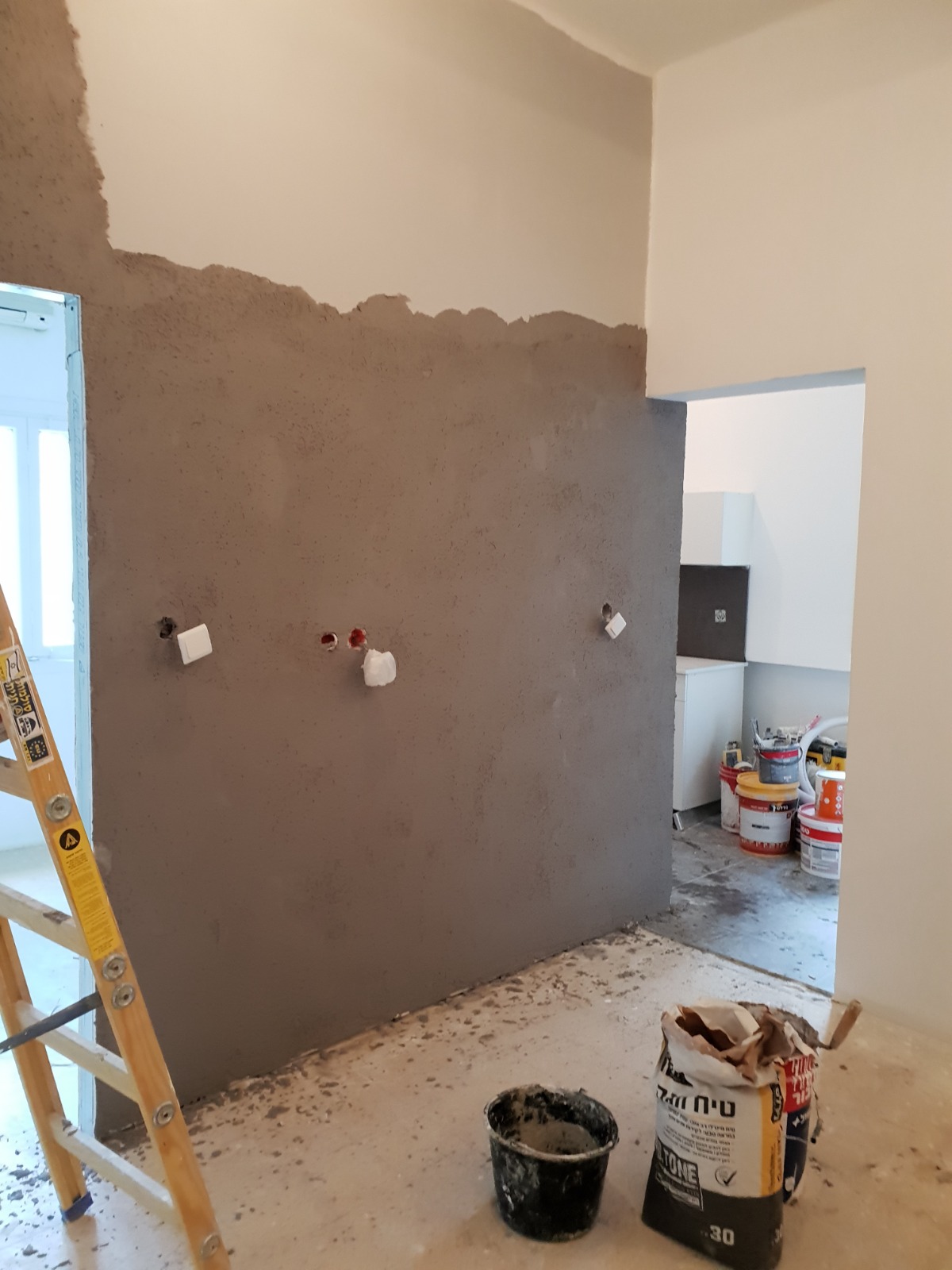 שיפוץ בניין פנים וחוץ בחיפה