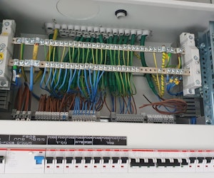 צילום מעבודה של ליאור חלילי