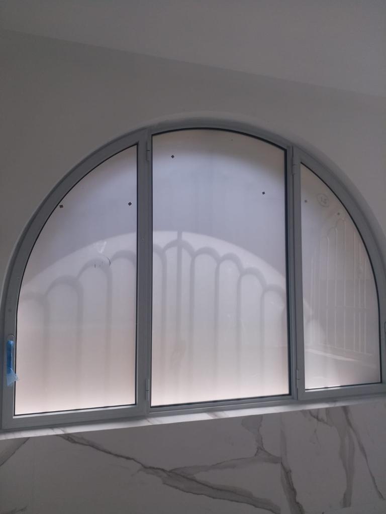 חלונות עם קשתות