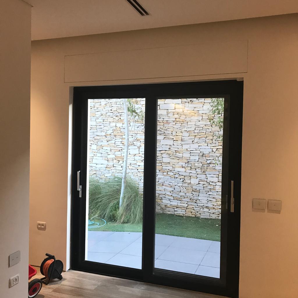 מפתחים גדולים דלתות הזזה סלון