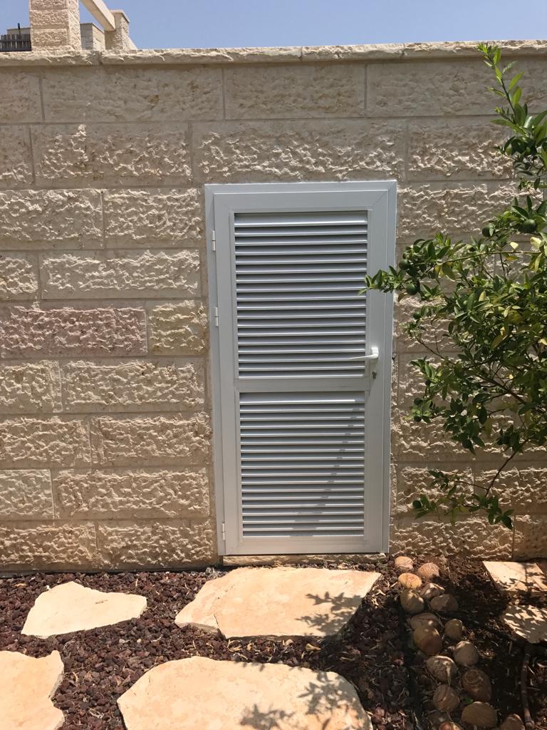 פרגולות שערים וגדרות אלומיניום