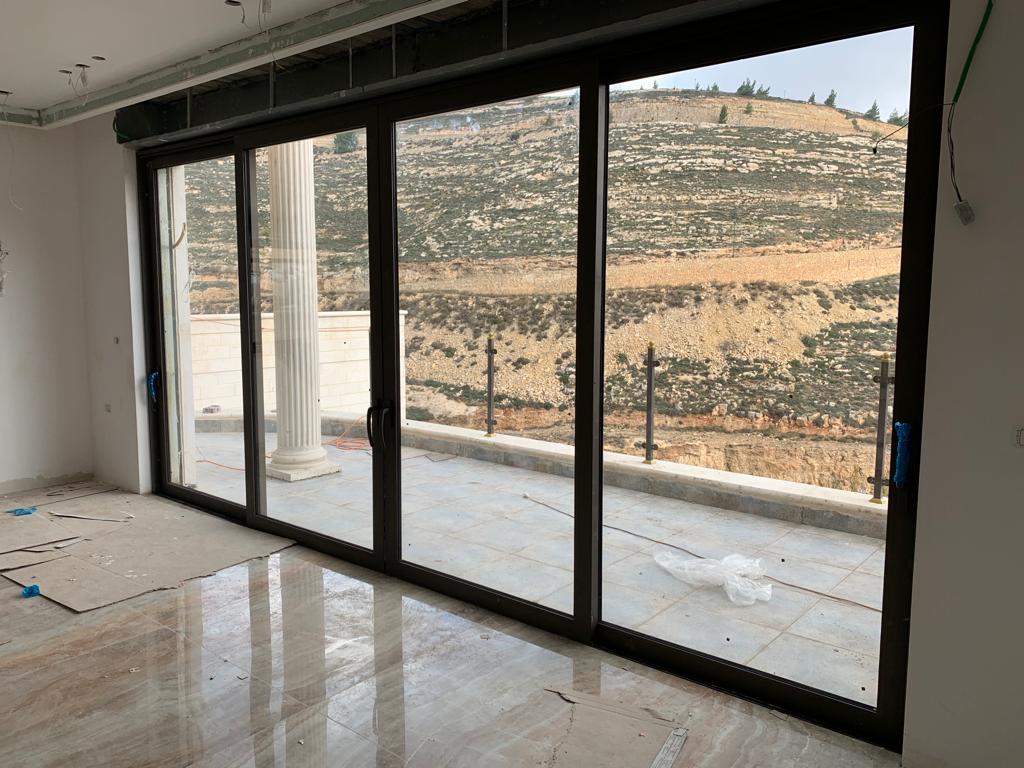 מפתחים גדולים דלתות הזזה סלון