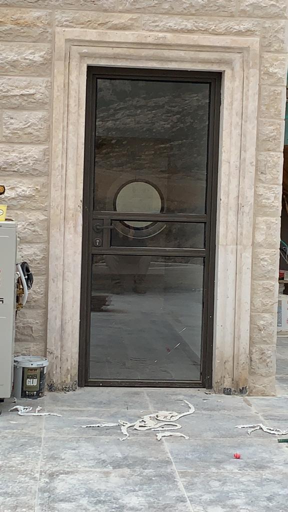 דלתות כניסה