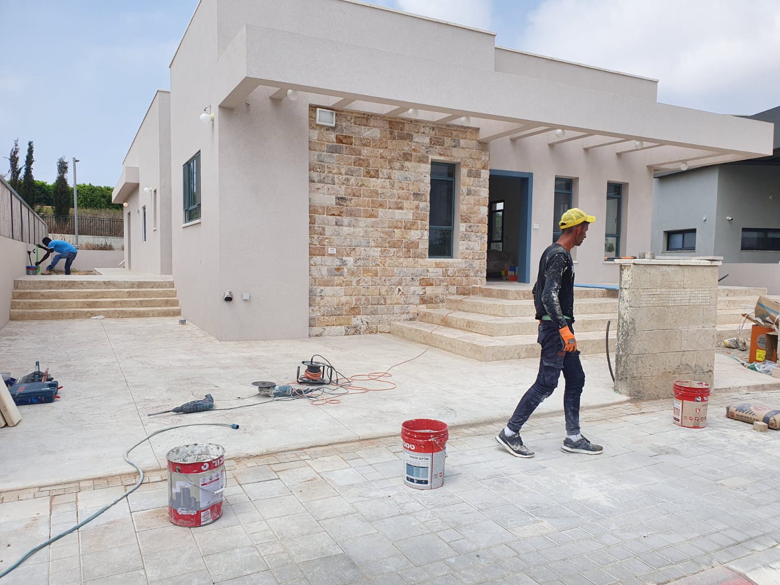 ריצוף פנים וחוץ