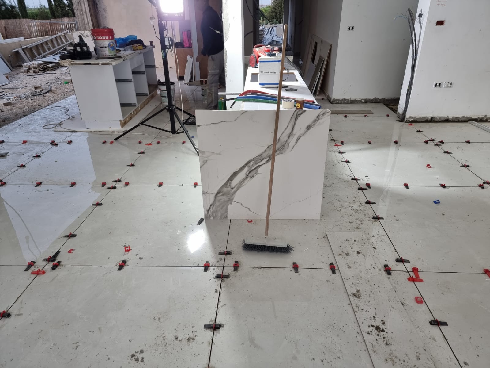 ריצוף פנים וחוץ