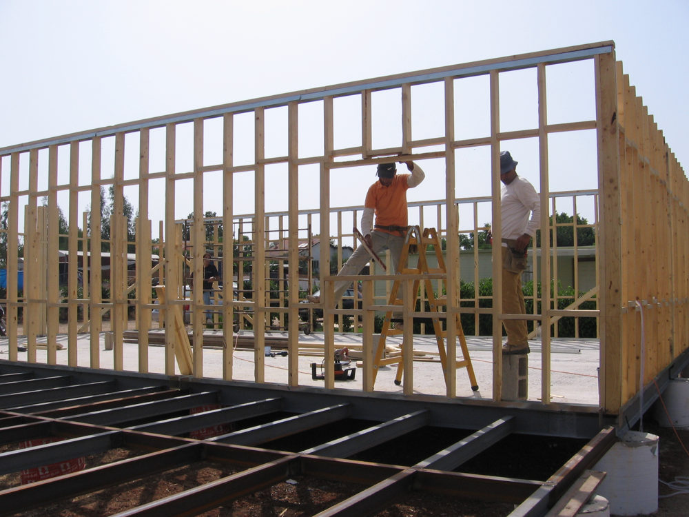 בניית בית מעץ