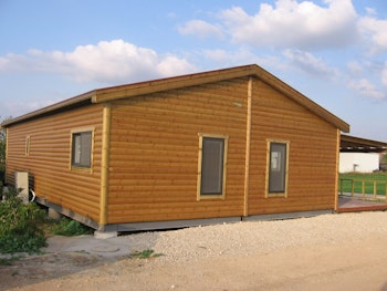 בניית בית מעץ