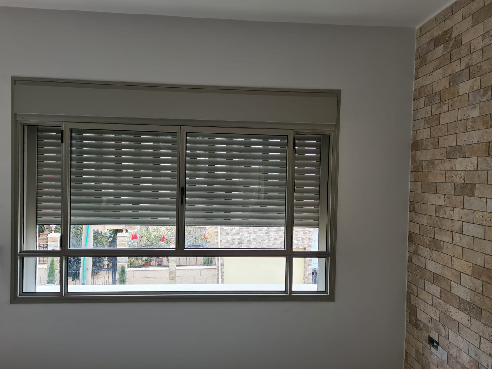 חלונות, חלונות מיוחדים