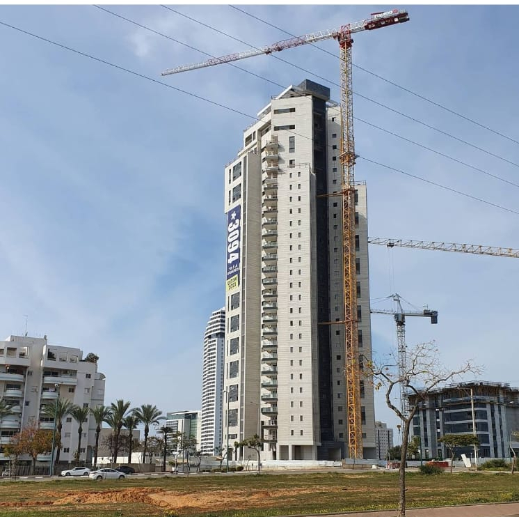 פרויקטים של אלומיניום לבניינים (חלונות, מרפסות, דלתות ועוד)