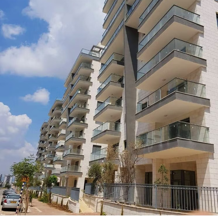 פרויקטים של אלומיניום לבניינים (חלונות, מרפסות, דלתות ועוד)