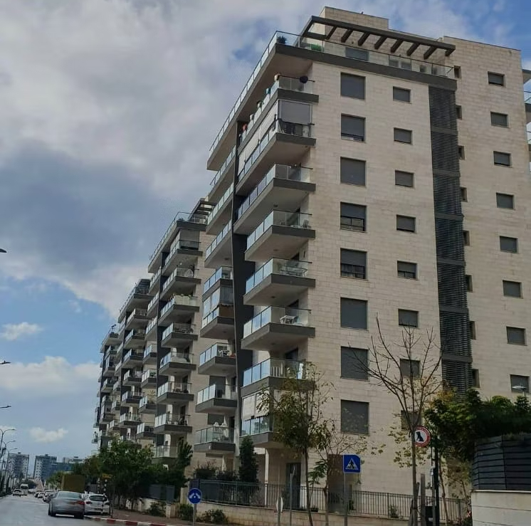 פרויקטים של אלומיניום לבניינים (חלונות, מרפסות, דלתות ועוד)