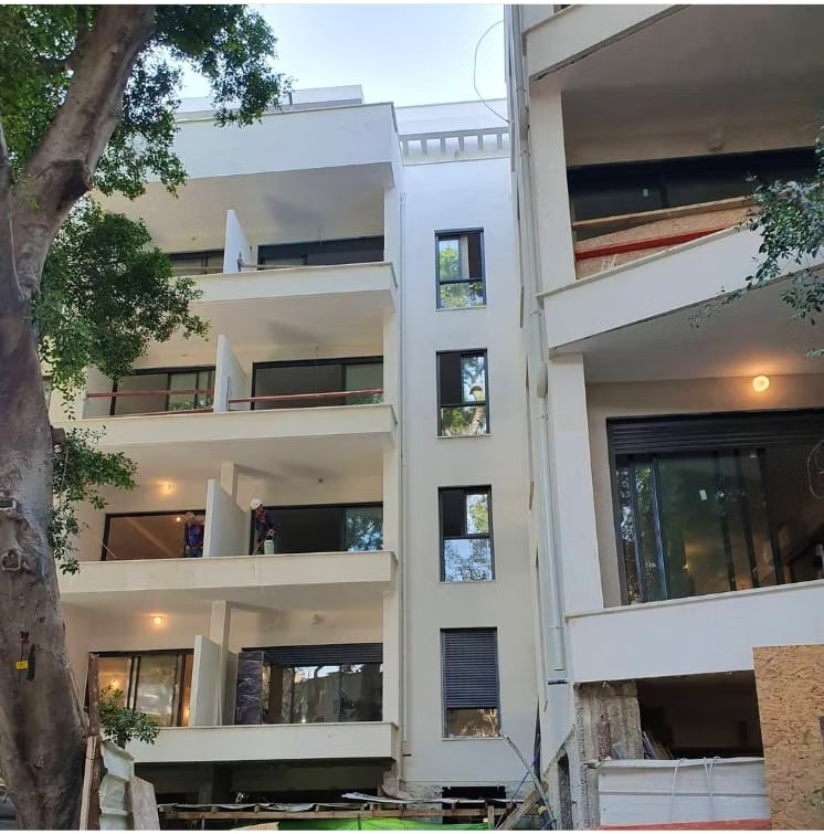 פרויקטים של אלומיניום לבניינים (חלונות, מרפסות, דלתות ועוד)