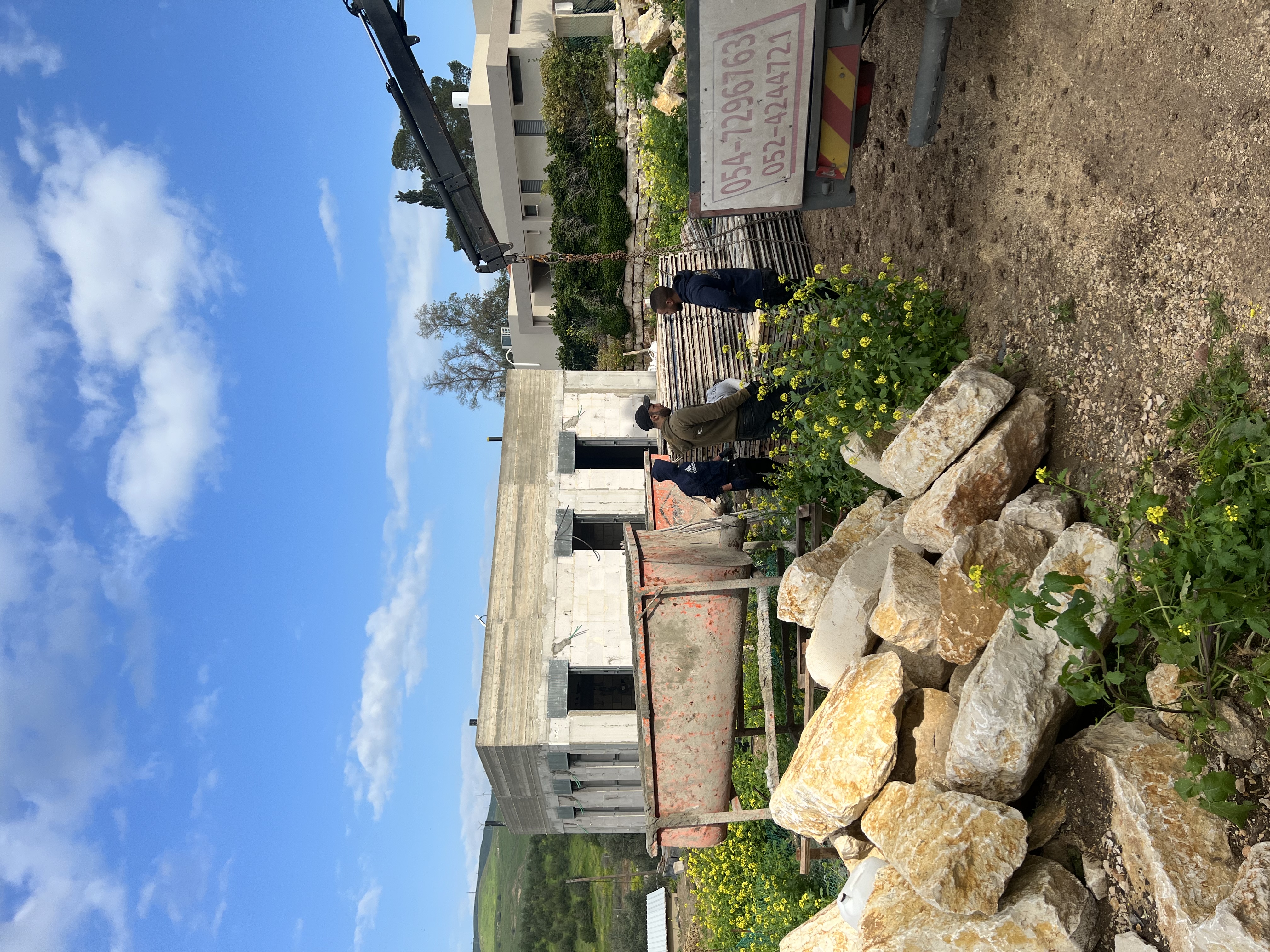 שיפוץ, שיקום וחידוש בניין ישן עם בניית מרפסות