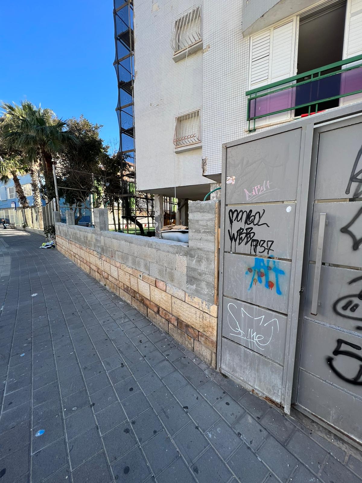 שיפוץ, שיקום וחידוש בניין ישן עם בניית מרפסות