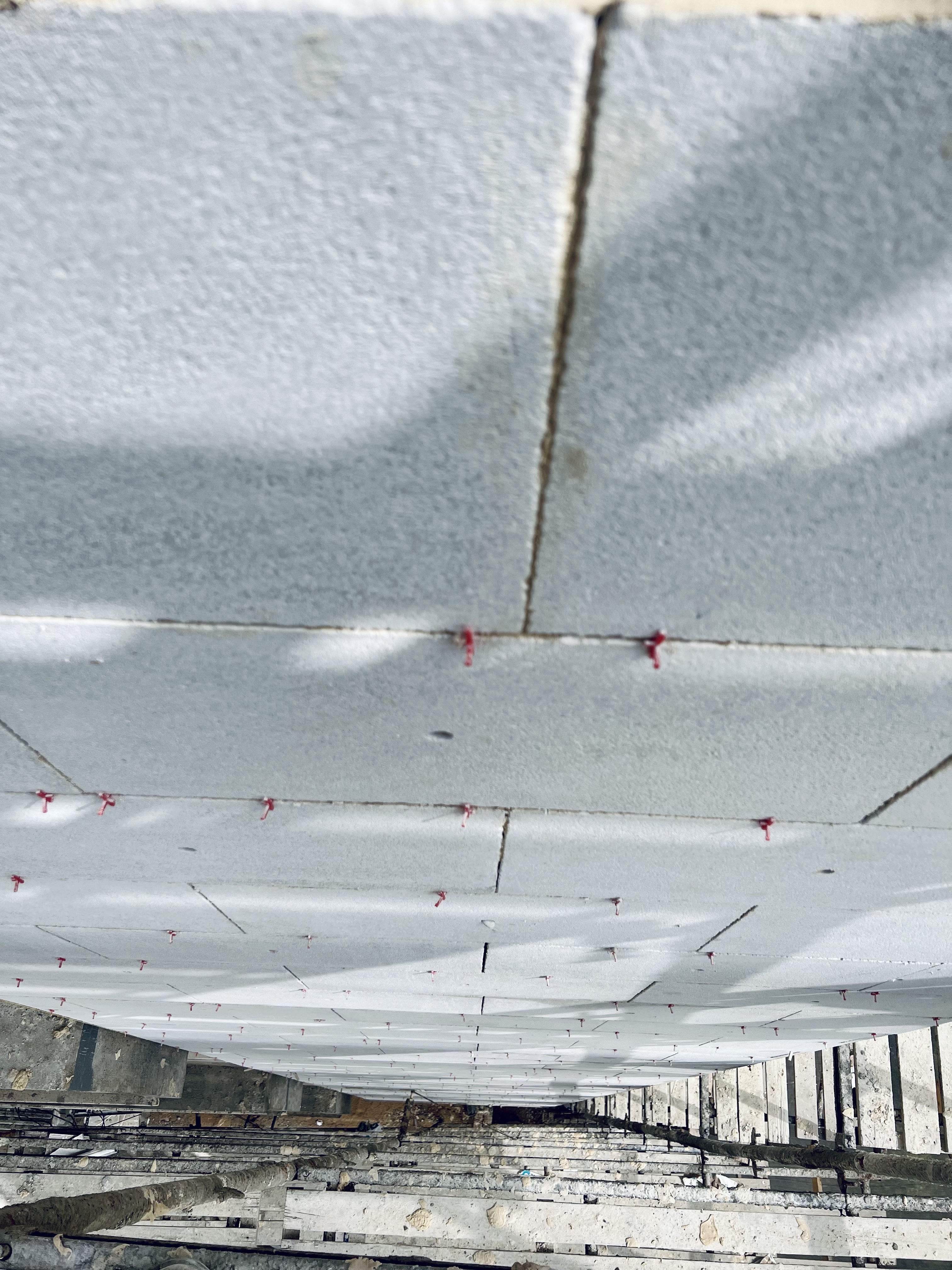 שיפוץ, שיקום וחידוש בניין ישן עם בניית מרפסות