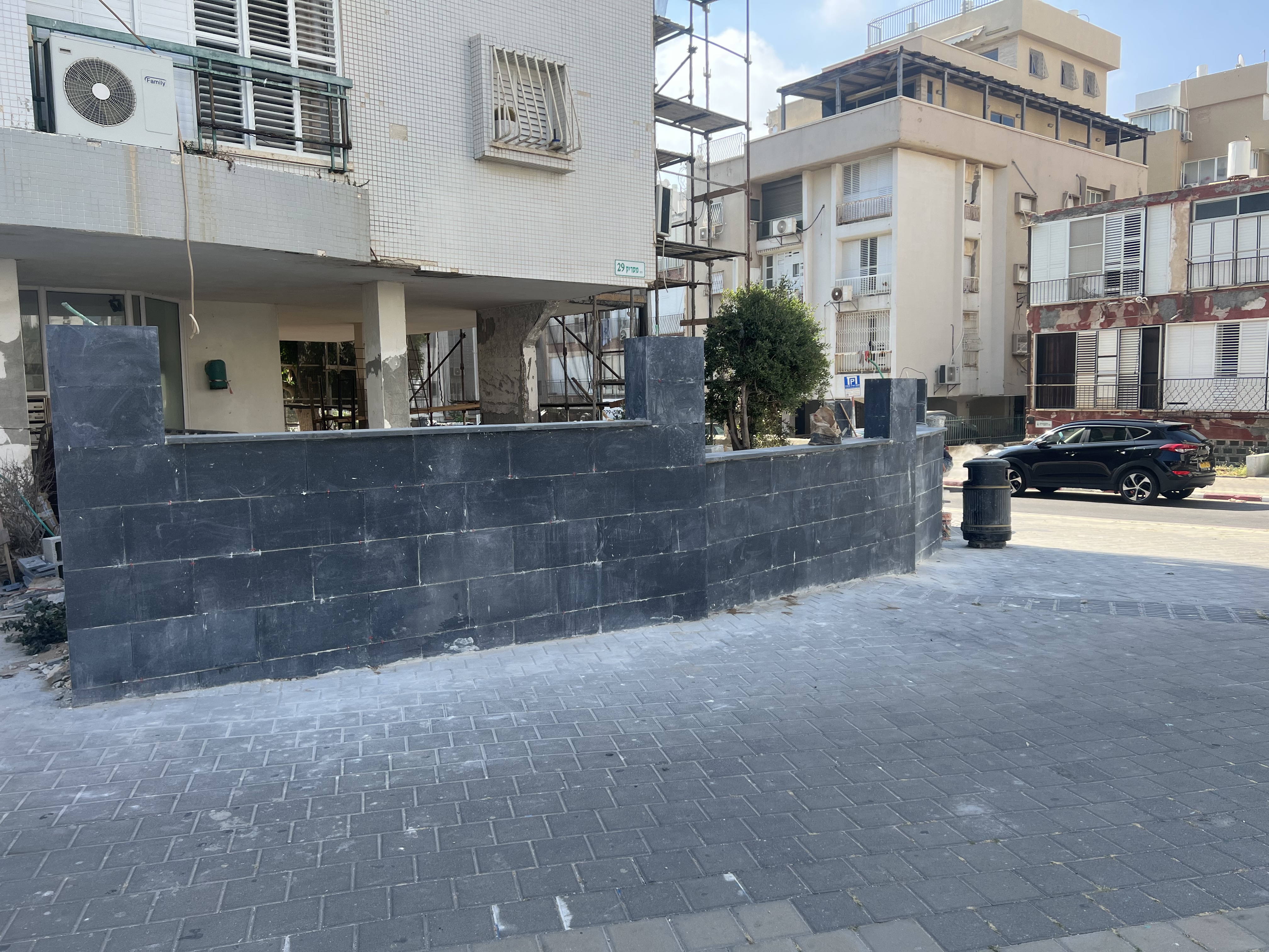 שיפוץ, שיקום וחידוש בניין ישן עם בניית מרפסות