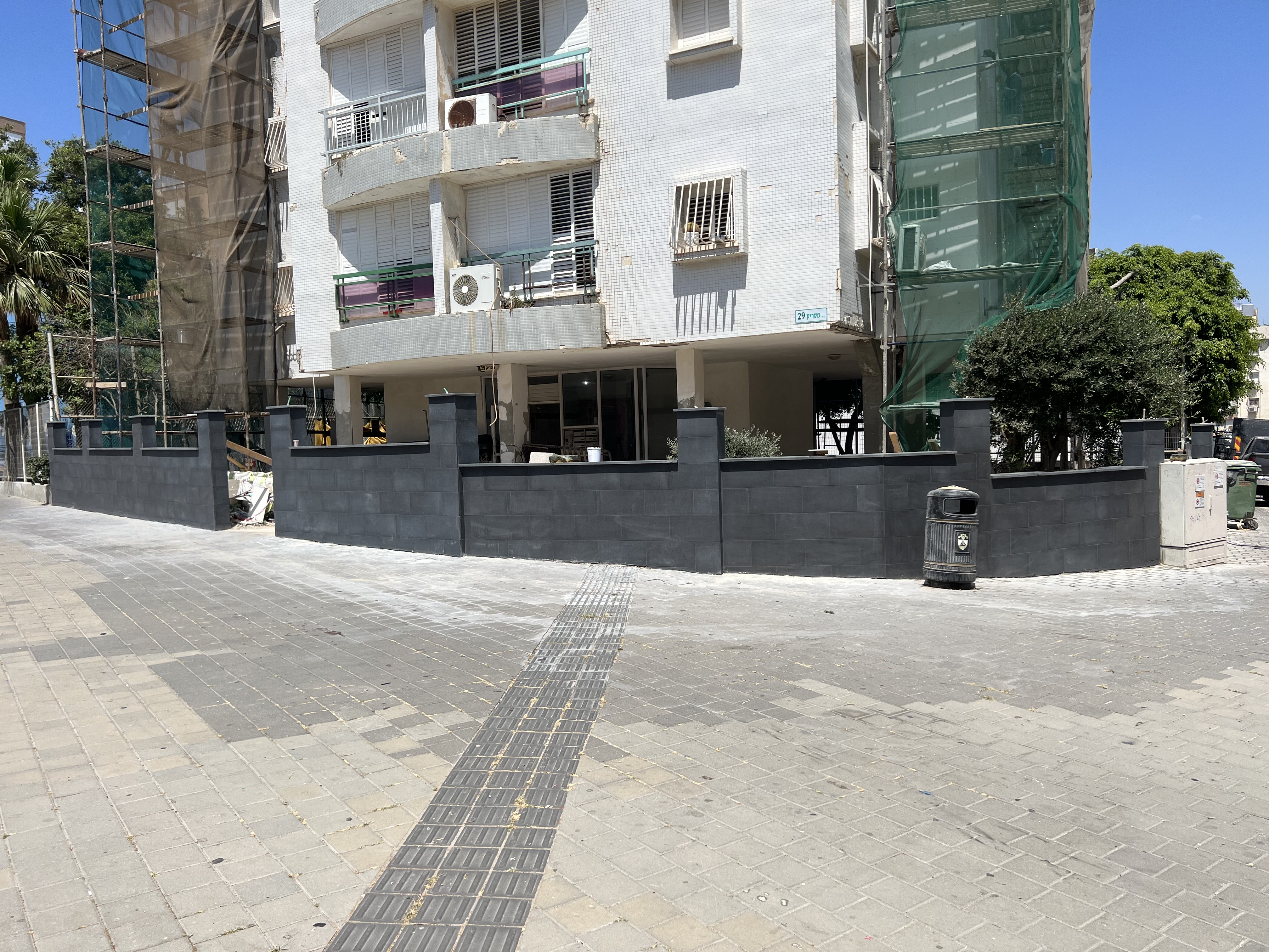 שיפוץ, שיקום וחידוש בניין ישן עם בניית מרפסות