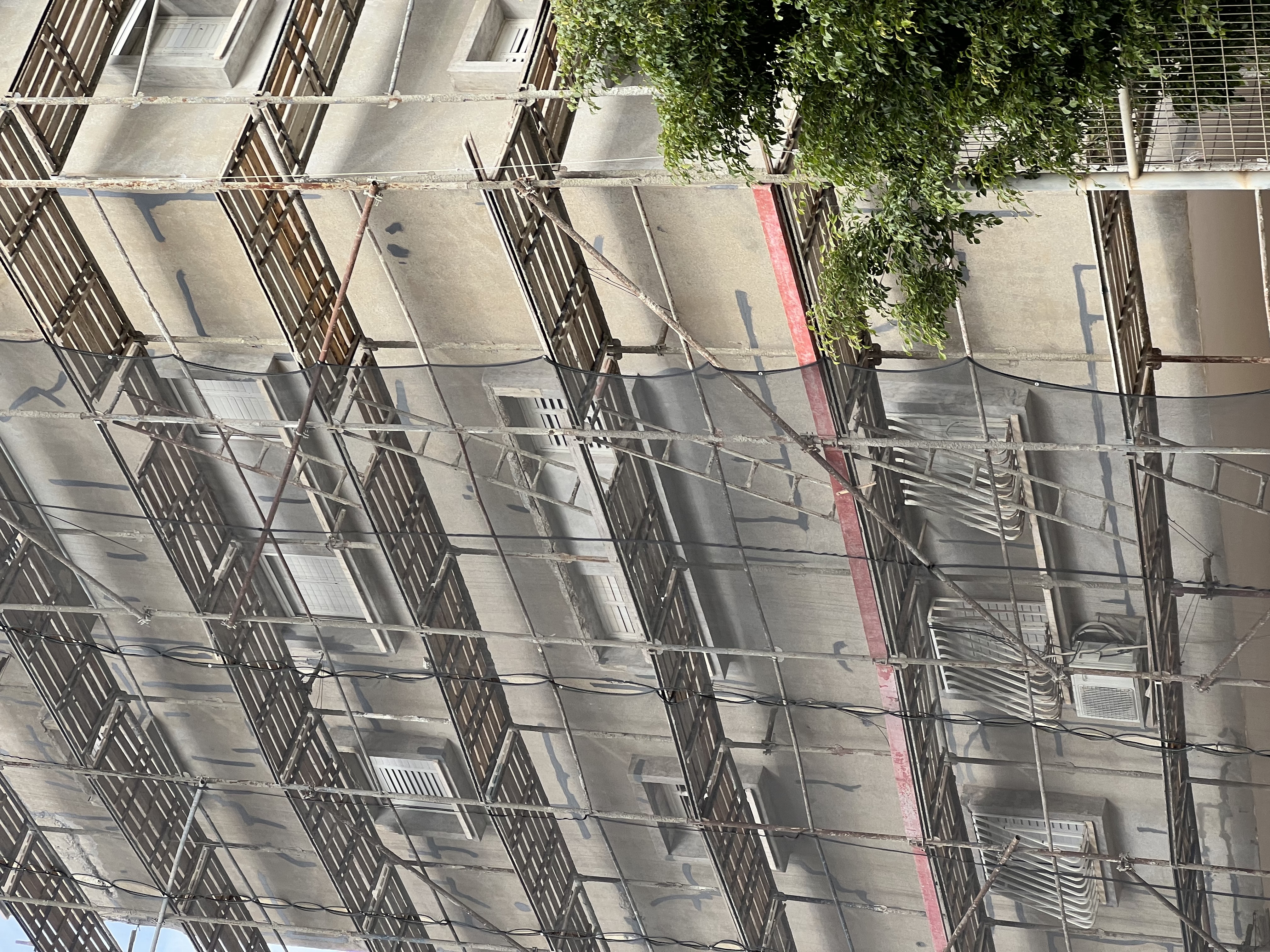 שיפוץ, שיקום וחידוש בניין ישן עם בניית מרפסות