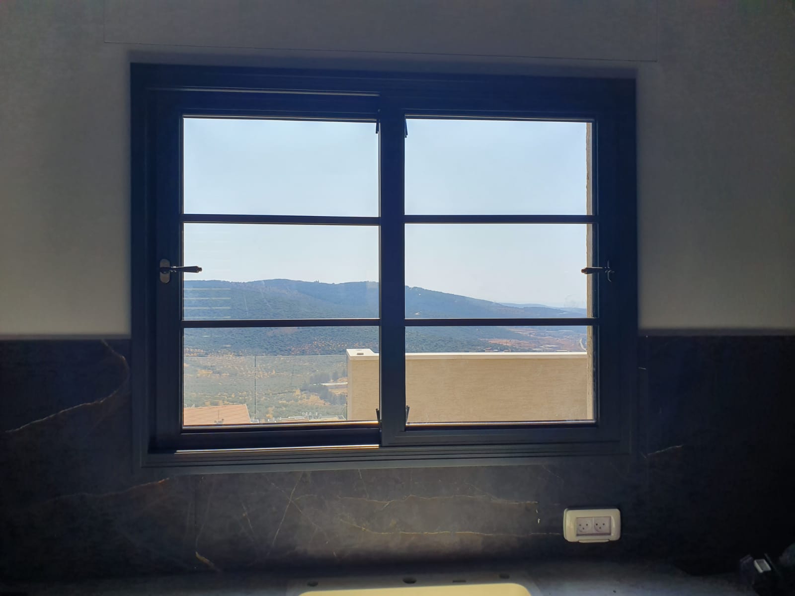 חלונות, חלונות מיוחדים